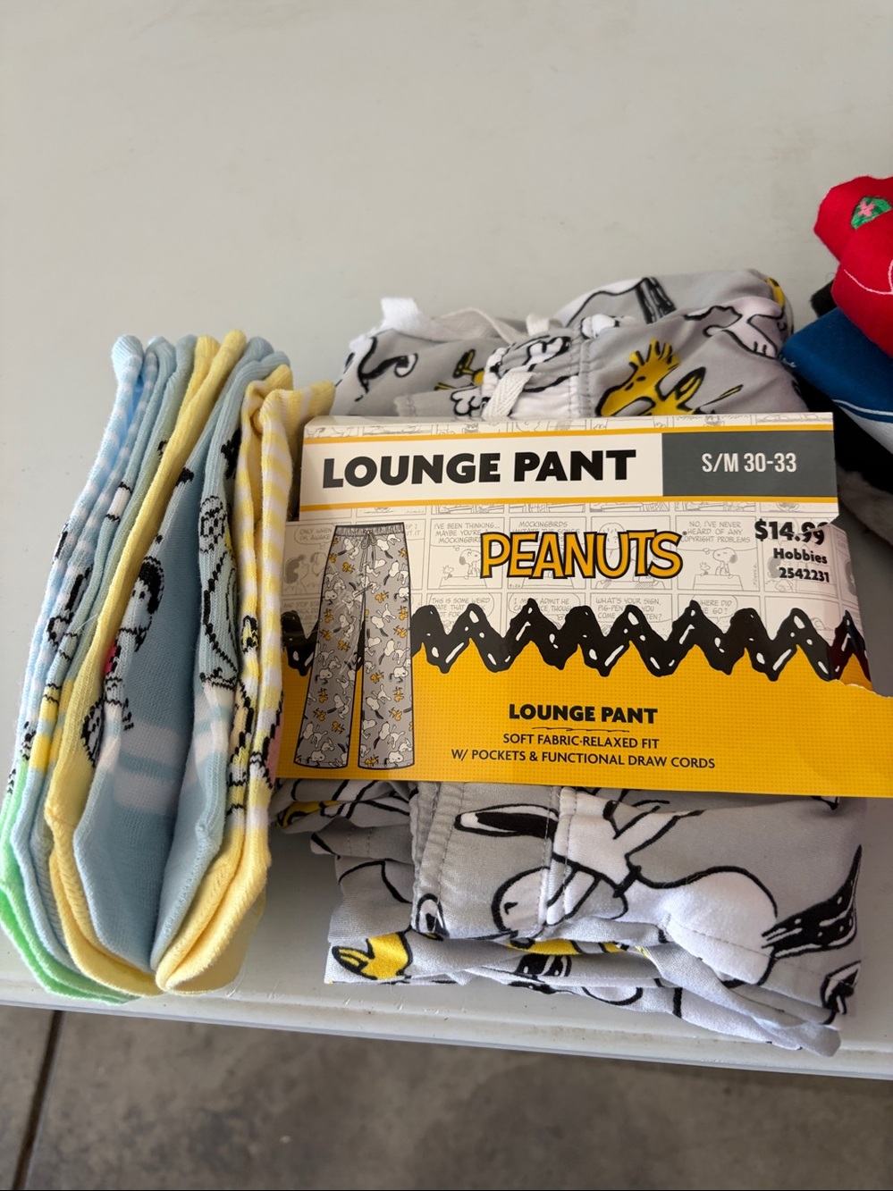 Peanuts Gray Lounge Pants with Yellow Accents and sock set! New - Picture 3 of 4